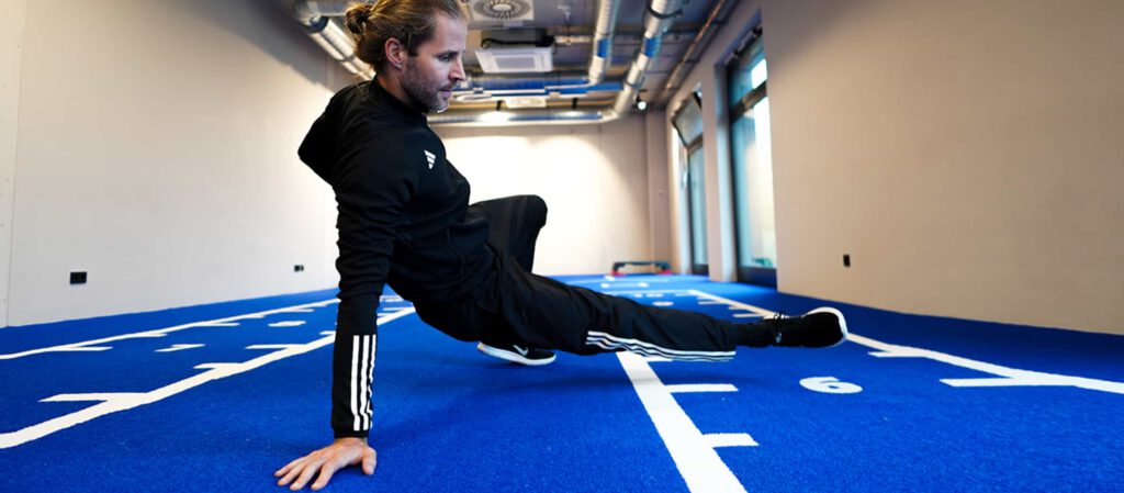 Hier erfährst du von Coach Matthias, warum und wie du natürliche Bewegungen in dein Training integrieren solltest.